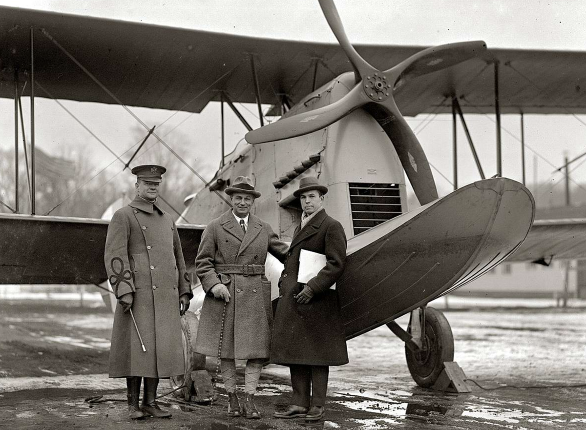 Самая массовая модель в истории авиации. Биплан 1935 США. Аэроплан 20 века. Бипланы начала 20 века. Старые самолеты.