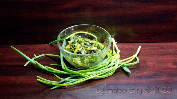 Маринованный зеленый лук по-корейски это весьма интересная для нас закуска из корейской кухни.-2