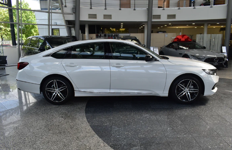 Accord в профиль