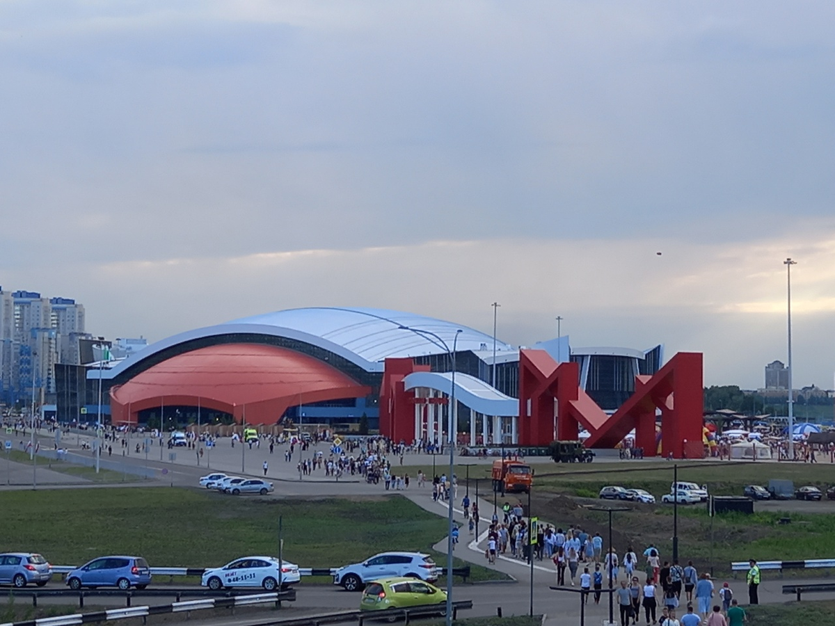 23 августа московская площадь кемерово. Ледовый дворец Кузбасс Арена Московская площадь. Московская площадь Кемерово. Московская площадь Кемерово с моста. Моковская площадь Кемерово