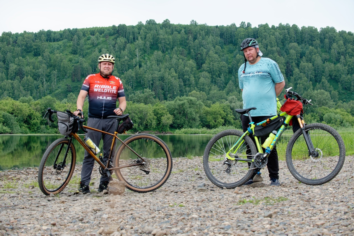 участники вело заезда