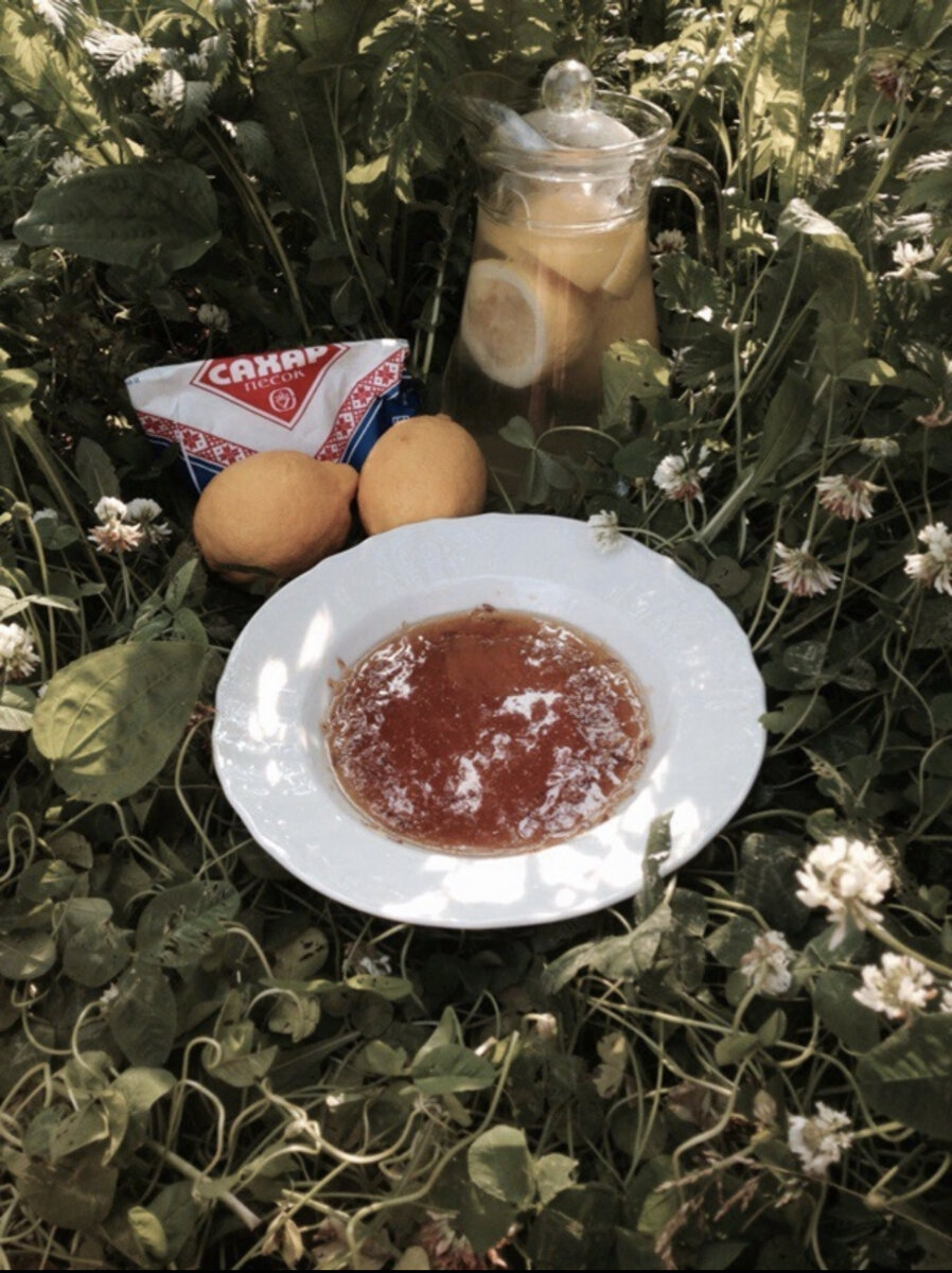 Всё, что нужно: сахар, вода и лимоны. А ещё Одновременно можно сделать лимонад) Фото автора, Анны Подолиной. 26.07.2017 г.