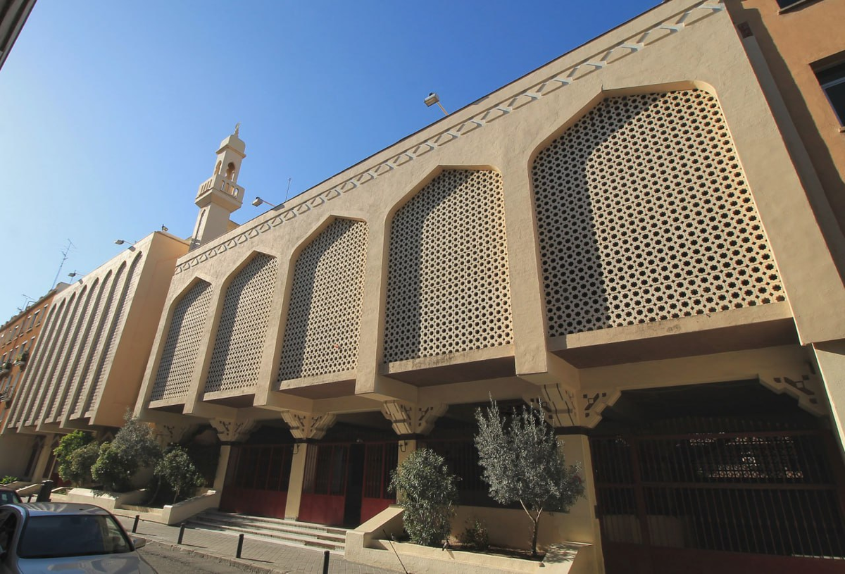 На фото - Центральная мечеть Мадрида