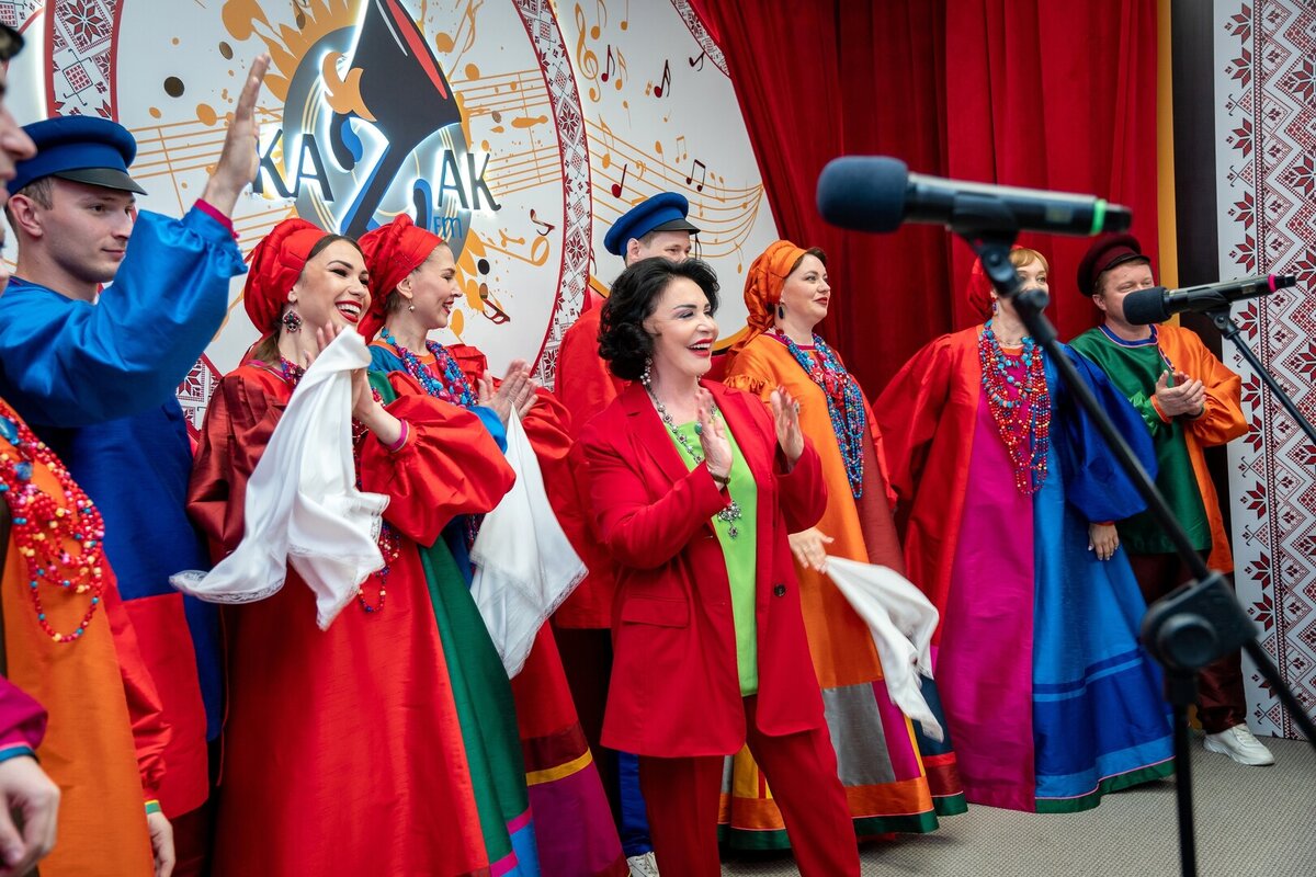 Песни казак фм. Казак фм. Екатерина полукарова казак фм. Радио казак фм краснодар. Радио казак.