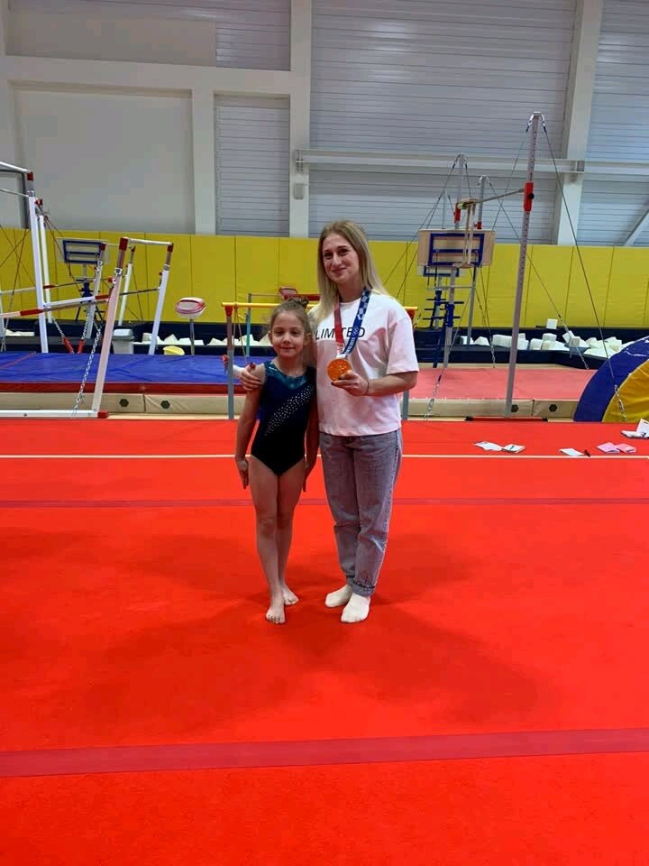 Таня и Лилия Ахаимова, олимпийская чемпионка по спортивной гимнастике 