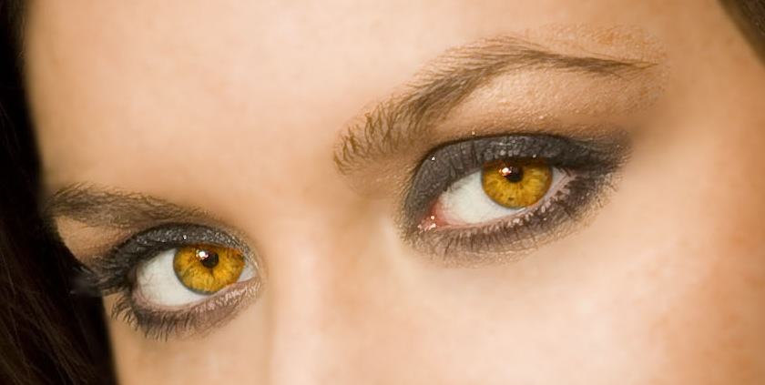 Желтый глаз 13. Желтые глаза. Янтарные глаза. Янтарные глрзр. Красивые янтарные глаза.