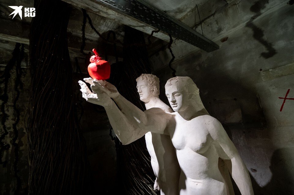    Выставка проведет по главным вехам истории христианства: от сотворения мира, Адама и Евы, до семи церквей откровения. Юлия ПЫХАЛОВА