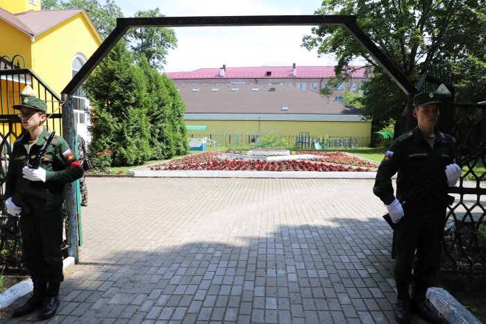    В Клинцах простились с погибшим в ЛНР добровольцем Василием Якубовским avchernov