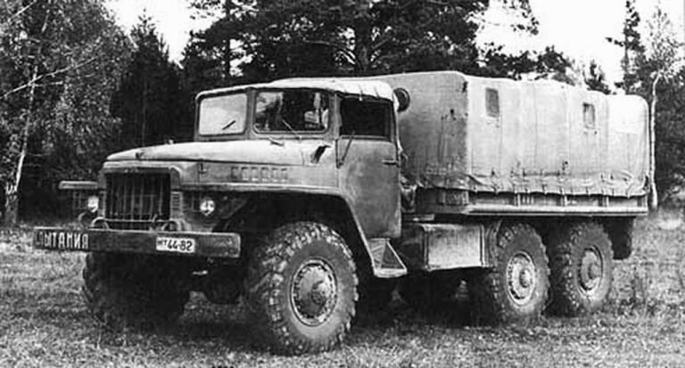    Опытный образец Урал-375 с мягкой крышей на испытанияхКаталог К. В. Х.