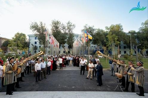 Встреча гостей. Фото пресс-службы проекта "Культурное наследие Узбекистана"