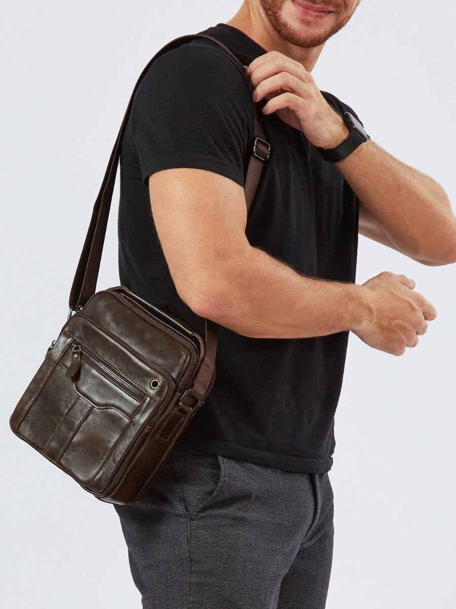 Сумка мужская через плечо из натуральной кожи бренда Faustini