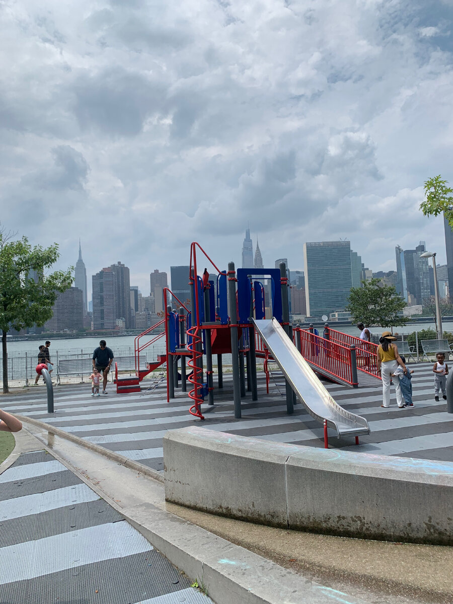 Где вот ещё найти детские площадки с таким видом! 