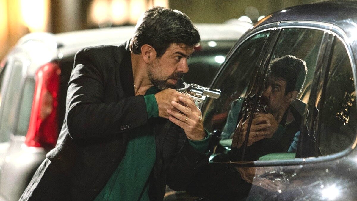 Эх дырочка, да в "тонировочке"! Перестрелка тут идет на парковочке! 