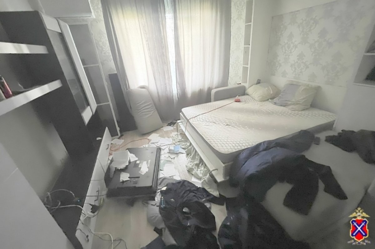    Вещи 19-летней волгоградки из злости испортила бывшая жена ее приятеля