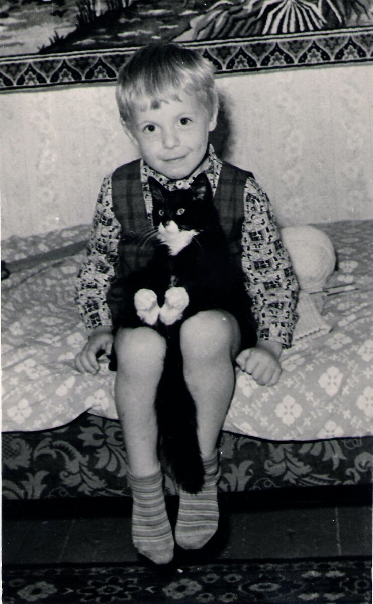 Красавец, правда? Ну хорошо, оба...