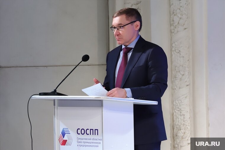    Владимир Якушев, как и другие полпреды, включен президентом в Военно-промышленную комиссию