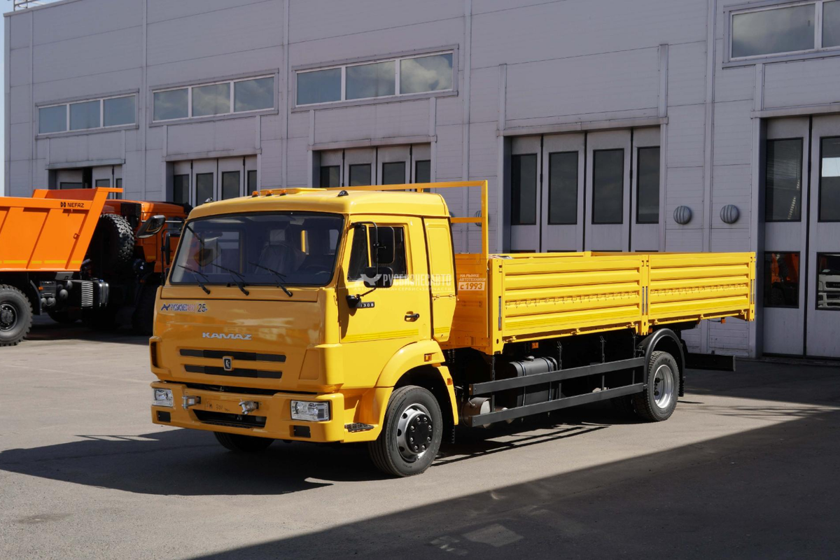 Грузовик КамАЗ-4308, он же "Камазёнок"