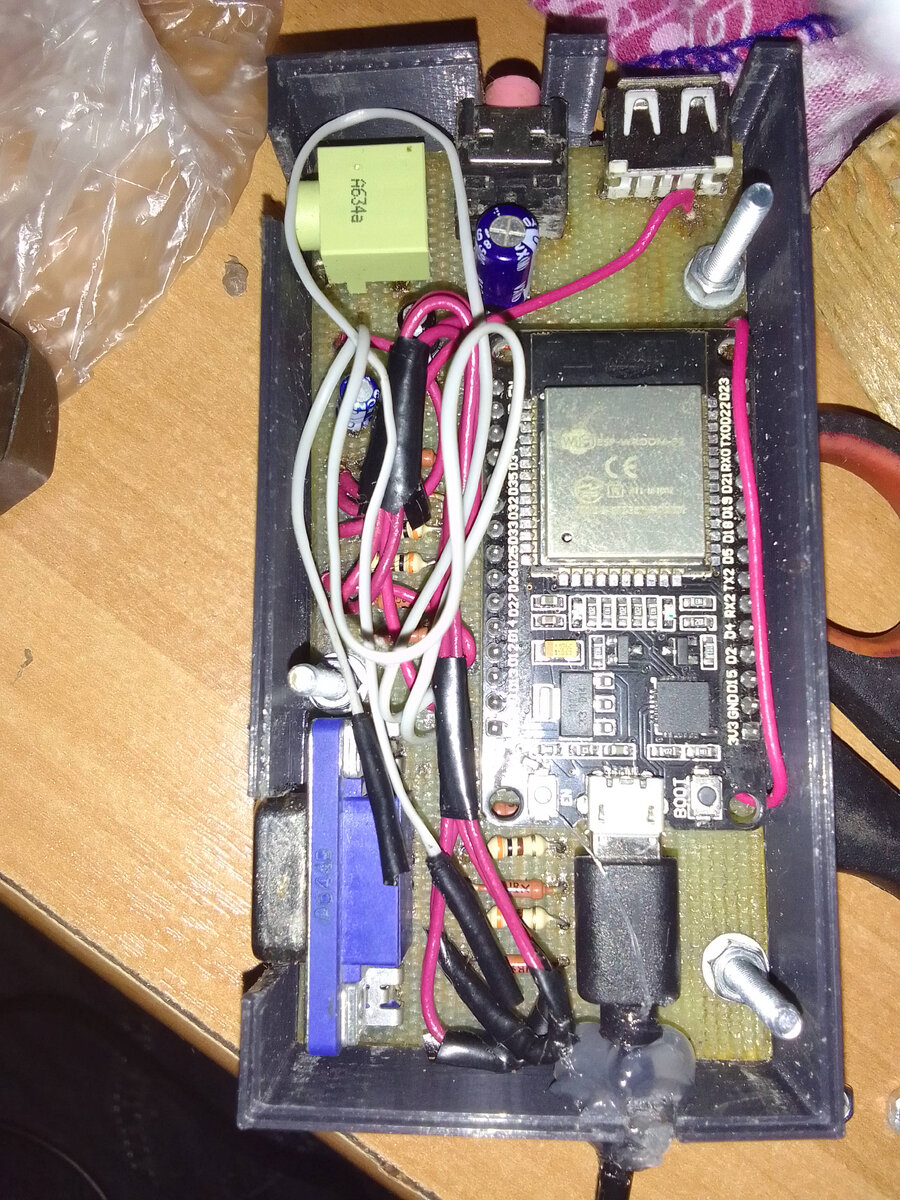 Компьютер ZX-Spectrum со снятой крышкой