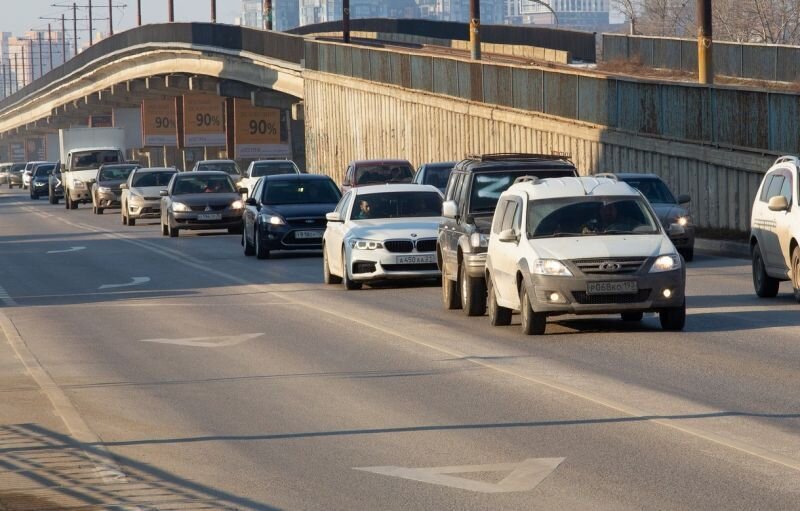 как ездить по выделенной полосе без штрафов