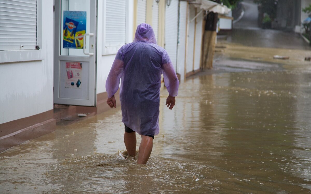 Дороги превратились в реки.  Фото: Aleksander Lyskin / Global Look Press / globallookpress.com