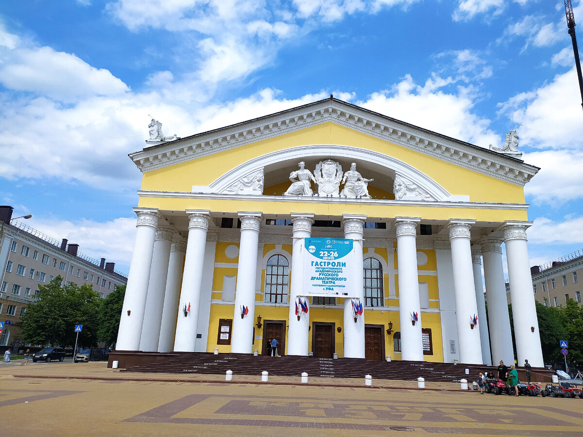 Театр на Театральной площади в Калуге \фото автора