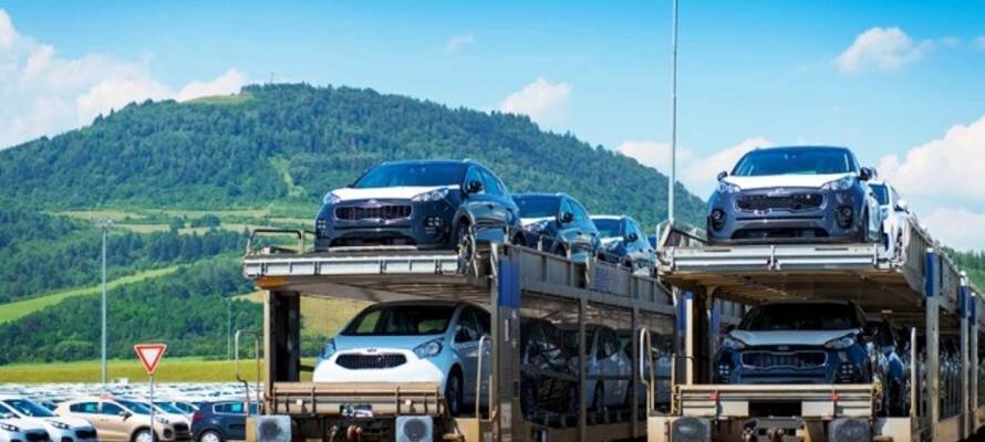 Те, кто хотят покупать авто в России в ближайшее время, должны понимать - пока что, еще можно запрыгнуть в последний вагон уходящего поезда.