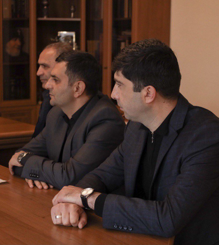 Глава Арцахской епархии ААЦ встретился с представителями молодёжного движения им. маршала Баграмяна Нагорного Карабаха