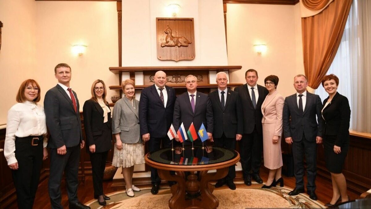     Сейчас у Омска уже 30 городов-побратимов.