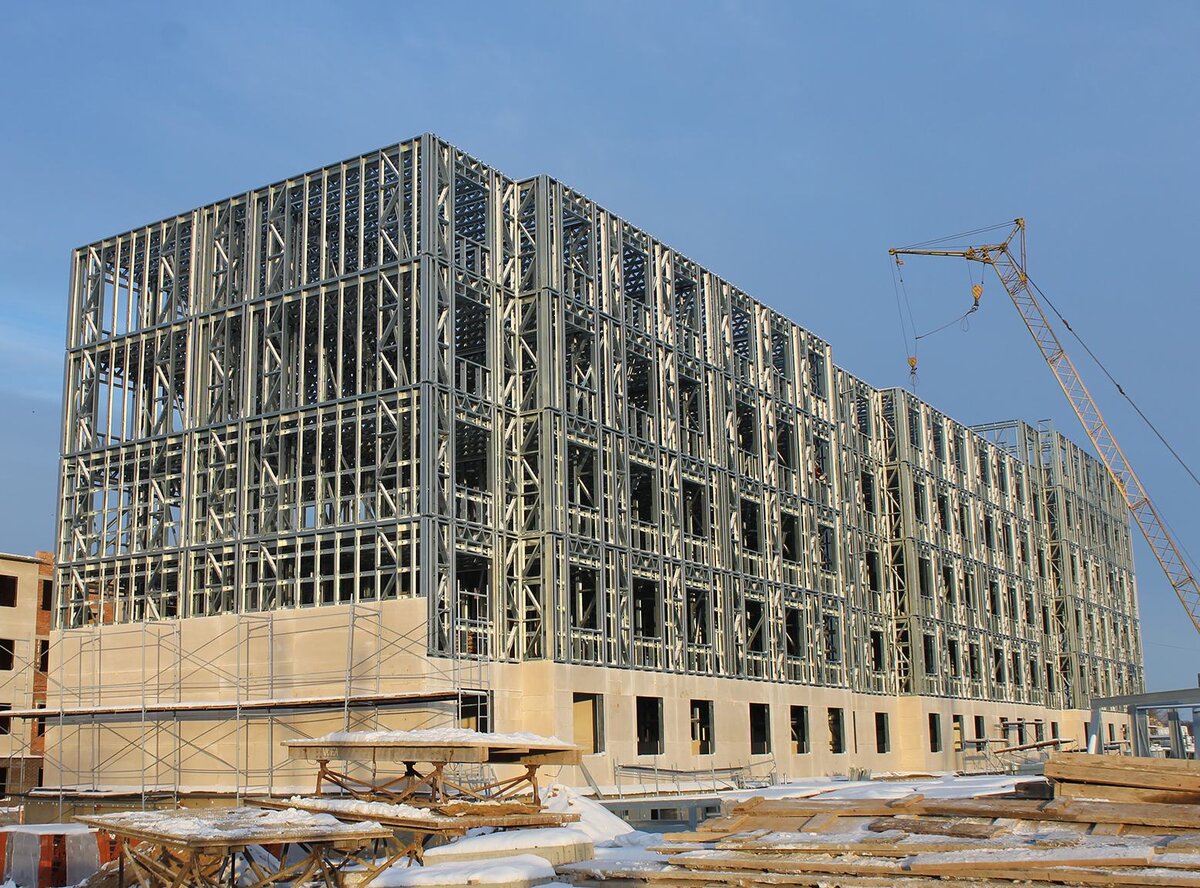 Каркас этого 6-этажного 3-секционного дома был смонтирован всего за 3 недели