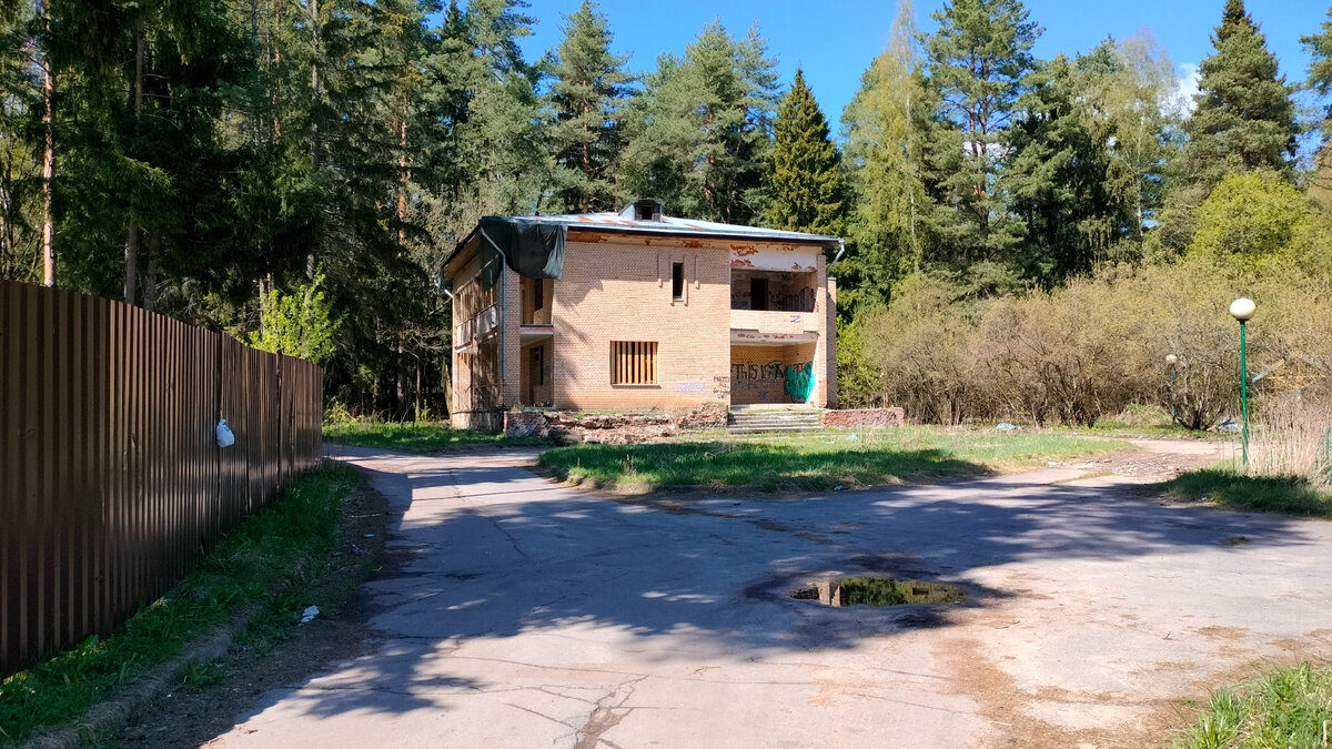 Листаем карусель.