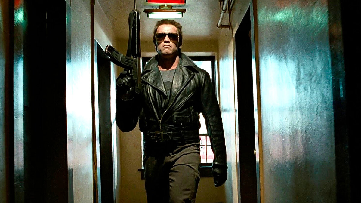 Кадр из фильма Терминатор (1984). Арнольд Шварценеггер (Терминатор).