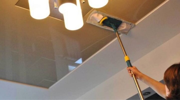 Чем можно помыть натяжной потолок