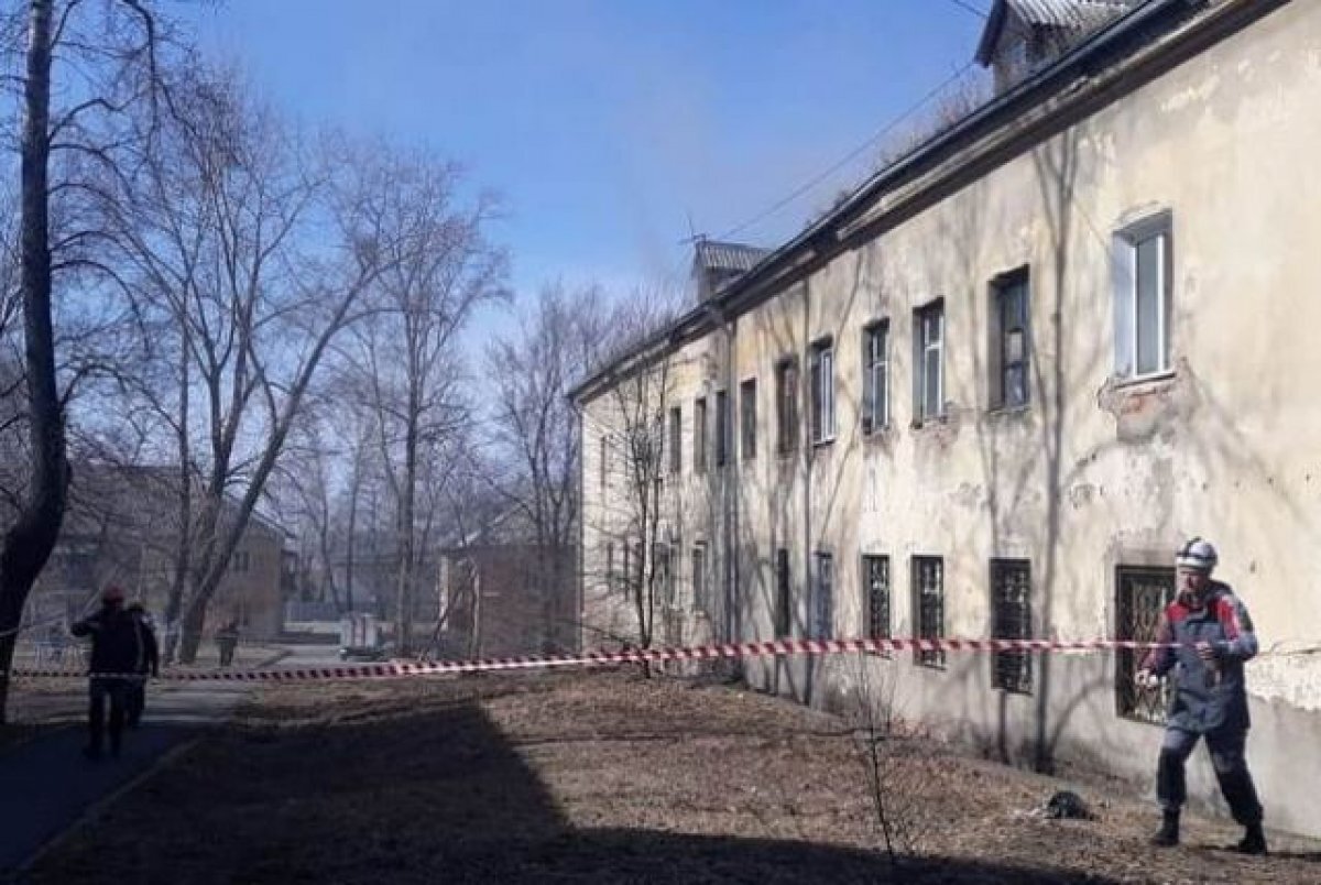    В Хабаровске выплатили 100 тысяч рублей жителям рухнувшей сталинки