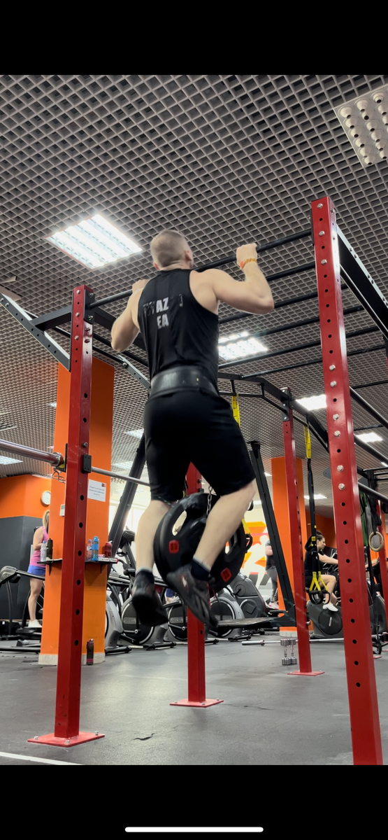 Подтягивания с доп весом 50 кг. 