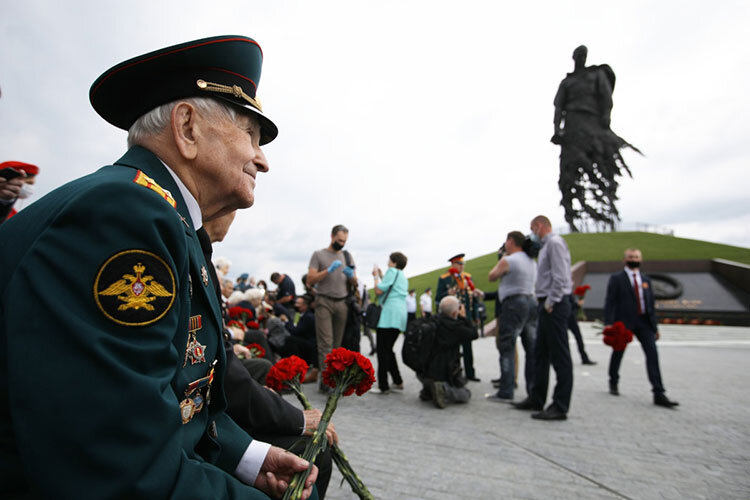  «Если для наших ветеранов все, что связано с Великой Отечественной войной, — некое героическое прошлое, в котором они участвовали и которое государством всячески пропагандировалось, то для немцев это совсем не так» Фото: «БИЗНЕС Online»