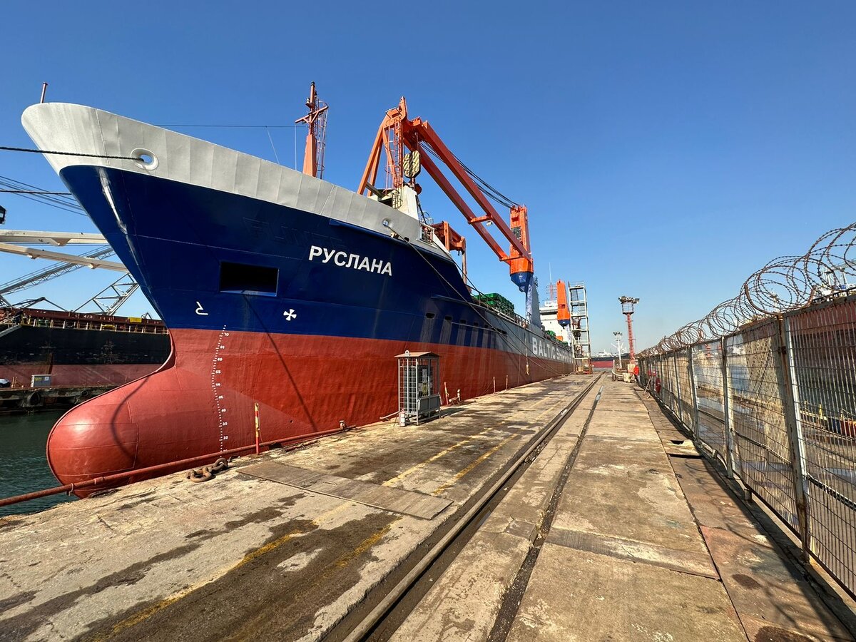 мг флот судоходная компания. пассажирские корабли питера. судоходные компании санкт-петербурга. судно анна лисицына. капитан жданов судно.