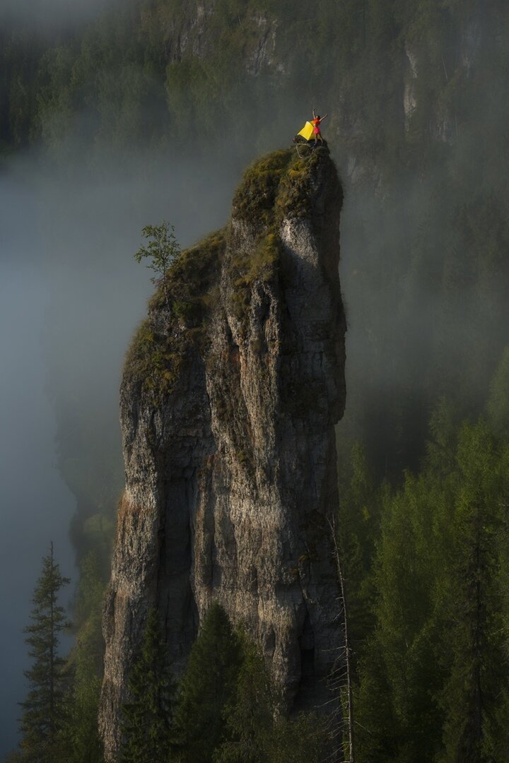 Работа "Доброе утро" была выбрана редакцией для размещения в галерее конкурса LensCulture Summer Open 2022  © Александр Чазов