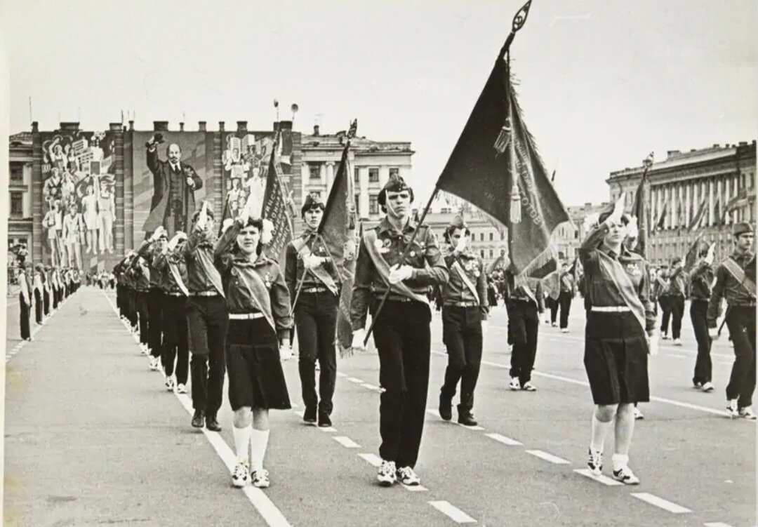 Пионерский парад 19 мая 1972 года фото
