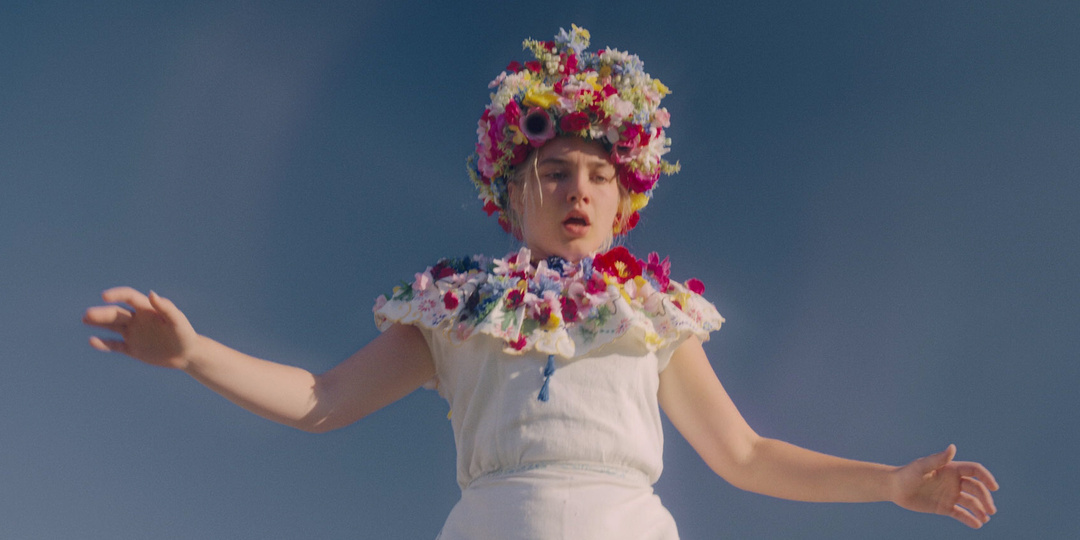 Что означает финал? Почему умерли родители? Ответы на вопросы, которые могли остаться к хоррору «Солнцестояние»