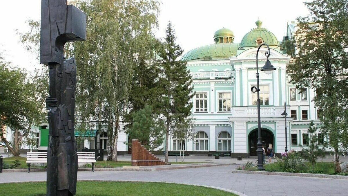     Актеры театра имени Вахтангова пробудут в Омске с 10 по 21 июня.