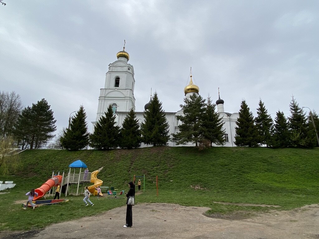 Вязьма. Башня, по старой дороге, зонт и русский лапоть, плата за верность,  застрелился и если будут танцевать | СветЛость | Дзен