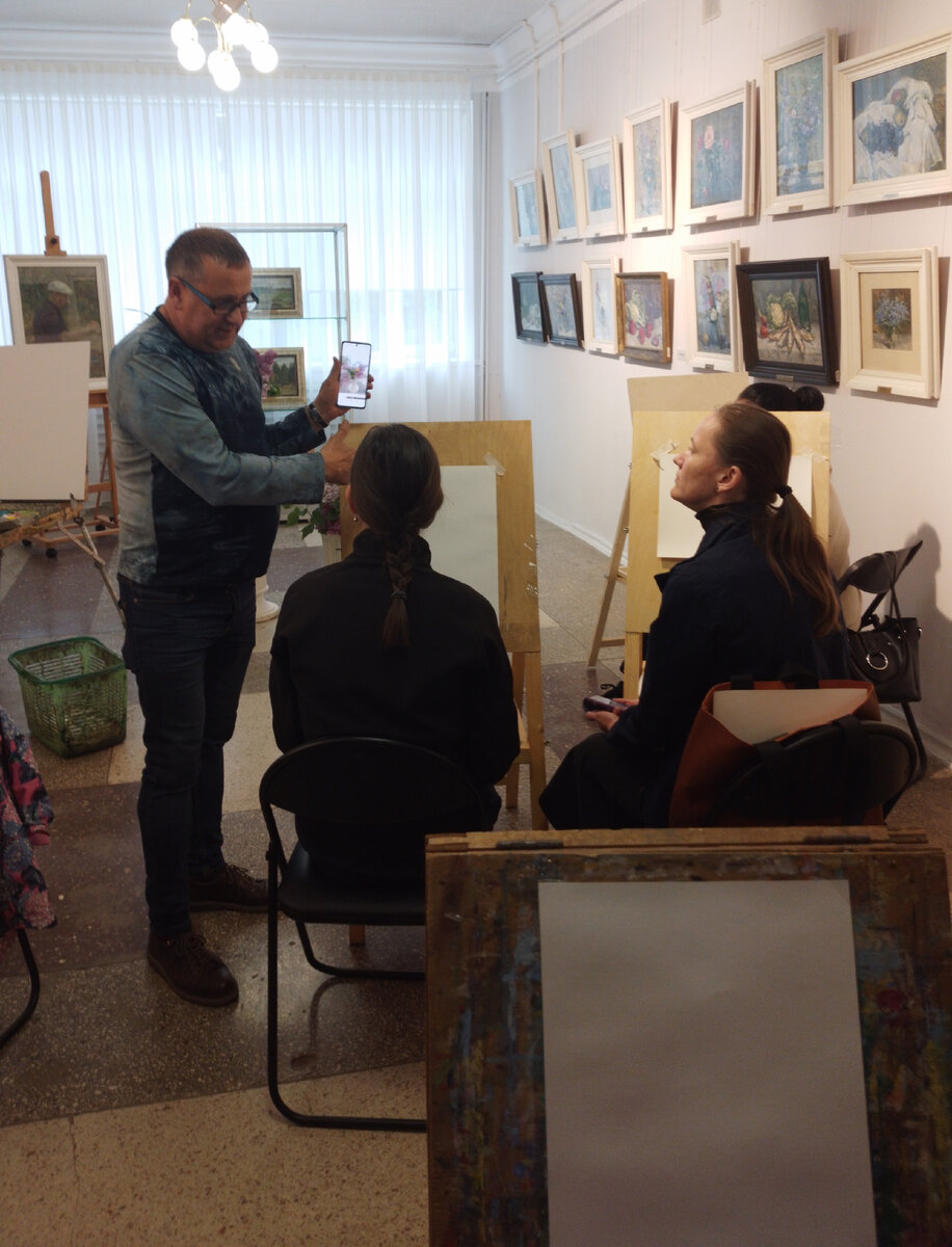 Рисуем сирень с художником Михаилом Левшиным.