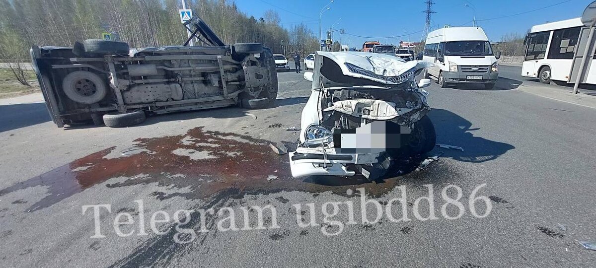    В Нижневартовске водитель Toyota устроил ДТП с двумя пострадавшими