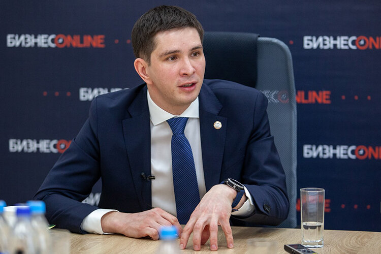    Альберт Салихов: «Гордость — это многогранно: и сфера ЖКХ, и благоустройство, и социальная политика, и строительство. Мы для того и работаем, чтобы решать вопросы» Фото: Оксана Король