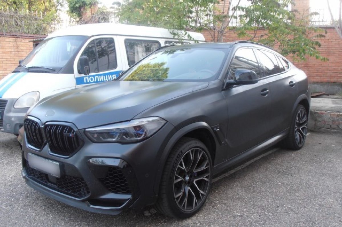    Житель Ставрополья угнал из автосалона автомобиль стоимостью 12 млн рублей