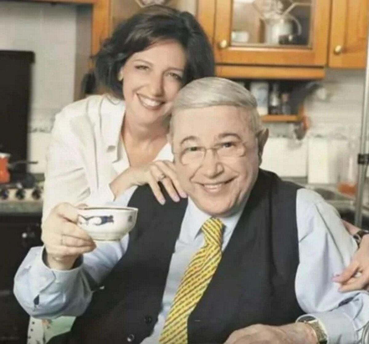 Сколько детей у петросяна всего. Сколько детей у петросяна всего. Сколько детей у петросяна всего. Петросян степаненко брухунова. Свадьба петросяна и степаненко.