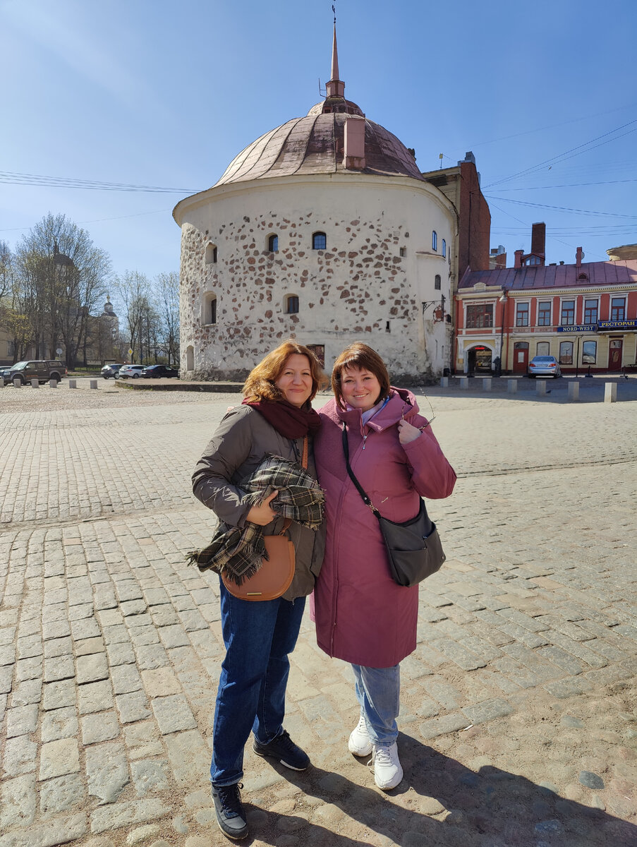 С Александрой в Выборге. Первые дни в Питере