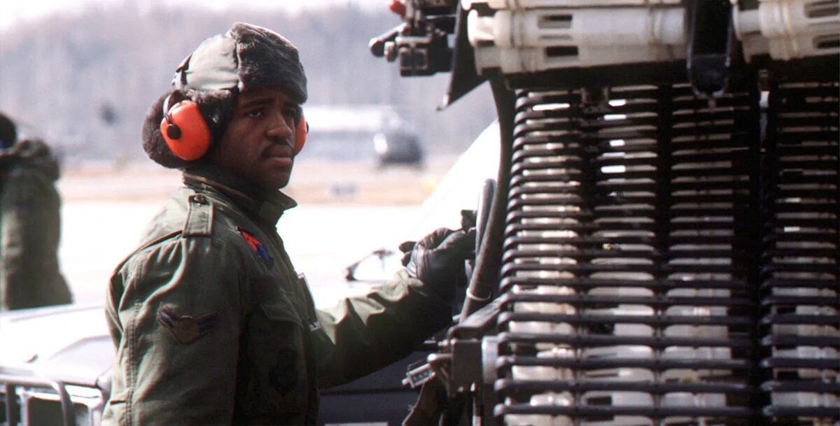 Армейские пальто M-65 были основной частью стандартной военной полевой униформы на протяжении 20 века.