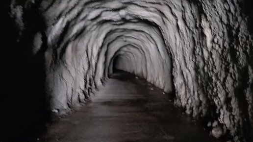 Прогулка в скале по Sandy tunnel. Rafailovici-Kamenovo