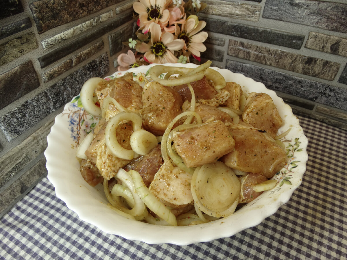 Шашлык в маринаде на основе соевого соуса | Готовим вкусно дома/ Кулинария/  Рецепты | Дзен